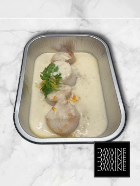 noix de Saint Jacques snackées , confit d'endives à l'orange sauce porto blanc 