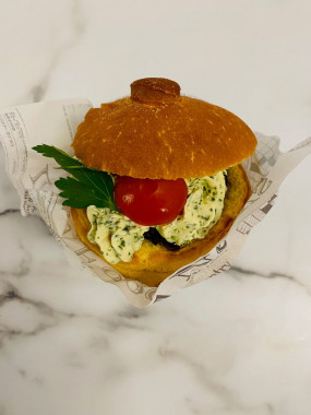 brioche d'escargot de bourgogne au beurre d'ails, cèpes